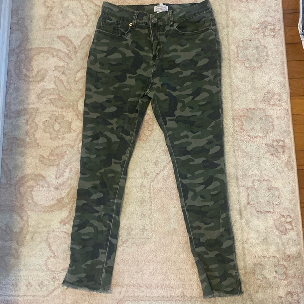 Mud pie skinny camo pants